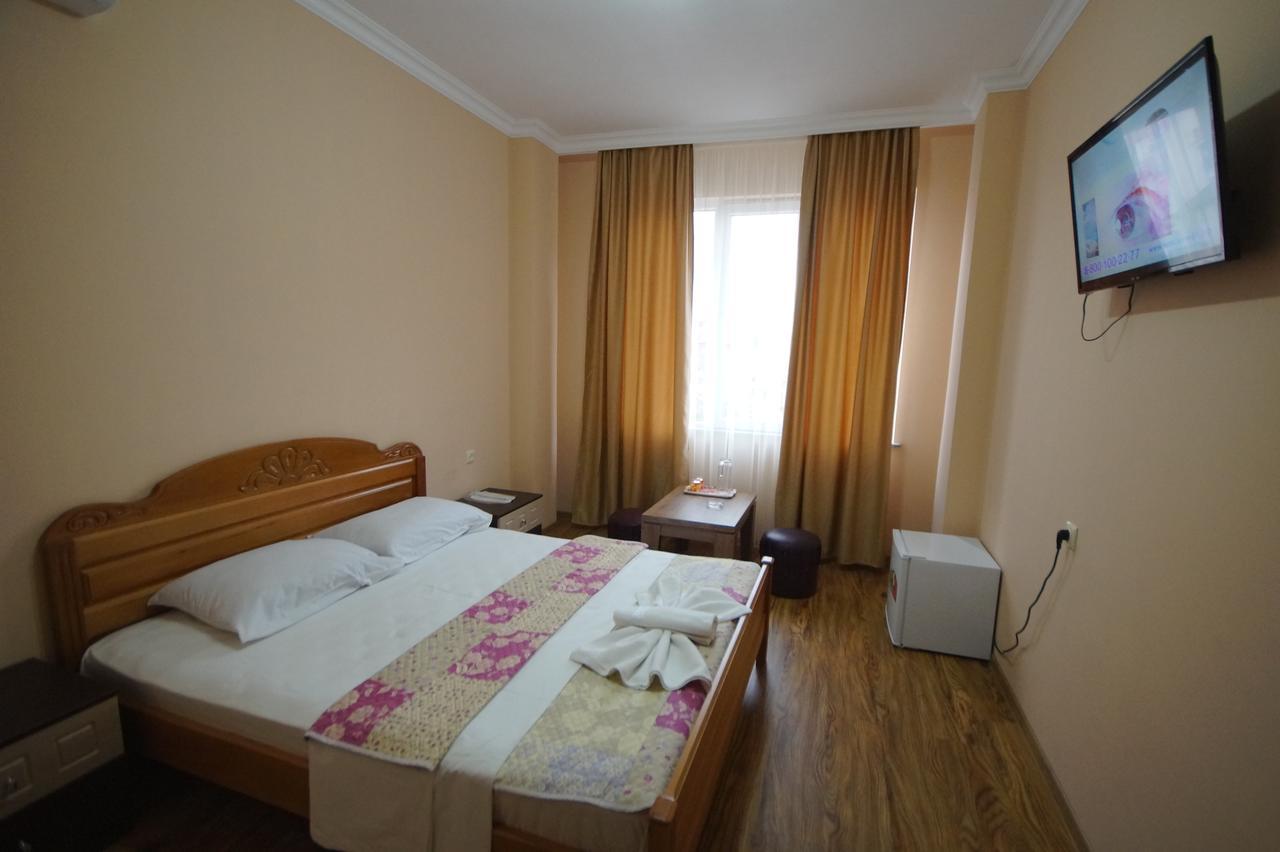 Marani Hotel Batumi Bagian luar foto